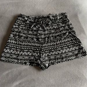 Monteau shorts with matching belt